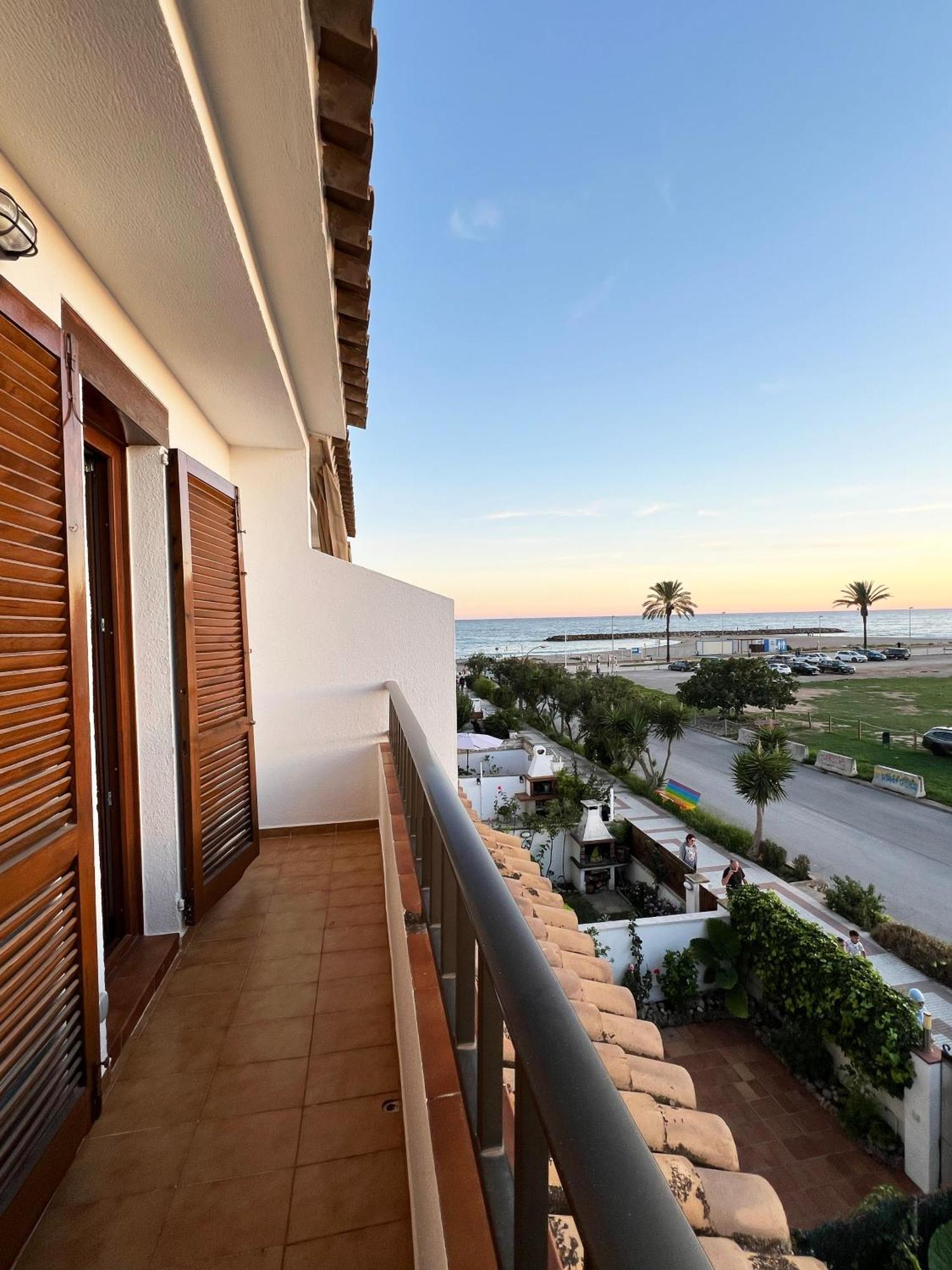Espectacular Sunny House In The Beach Cunit Buitenkant foto